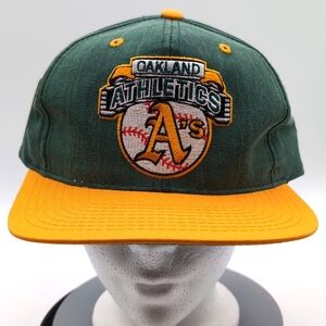 Starter| NWT Vintage Oakland A's Green Sports Cap Snap Back Green Brim